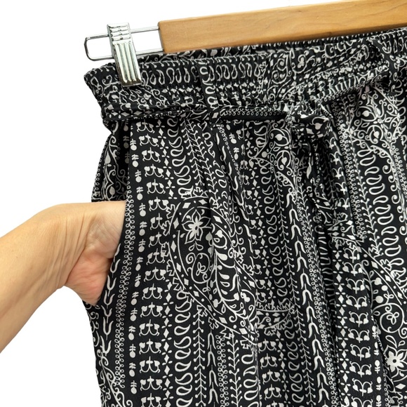 Joie Black Nurrin Print 100% Silk Pull On Pant Size XS - Picture 8 of 8